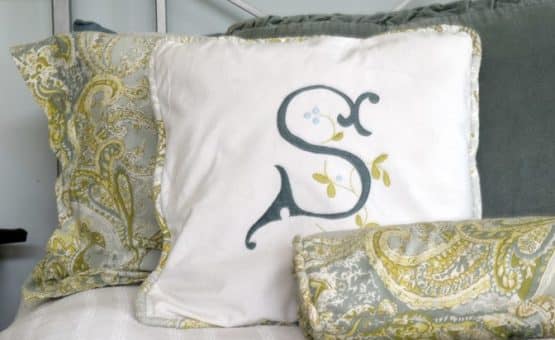 Use basic sewing embroidery skills to make these hand-embroidered monogram pillows. Perfect for gifting or for your own bedroom.