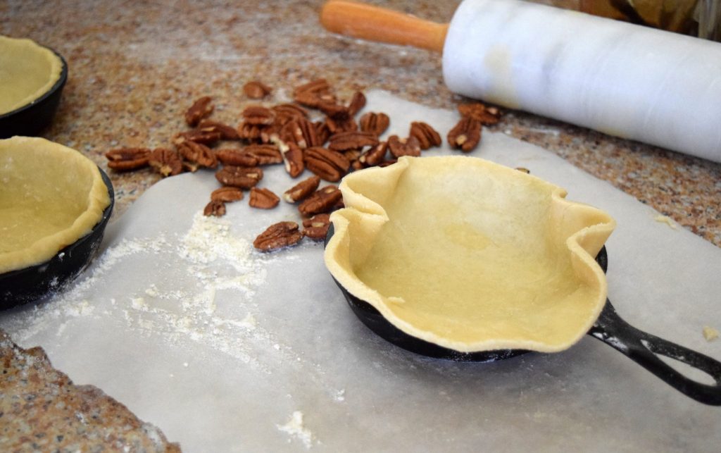 iron skillet pecan pie recipe: pie crust in mini cast iron skillet