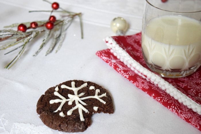 Pennsylvania Dutch Chocolate Cookies: Chocolate Christmas cookie with holiday decorations