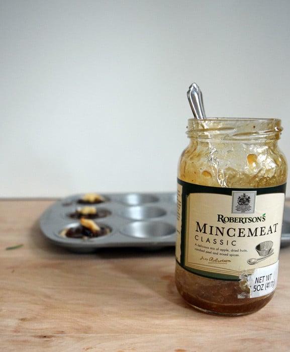 Mincemeat Tart Recipe: Mincemeat filling in a jar