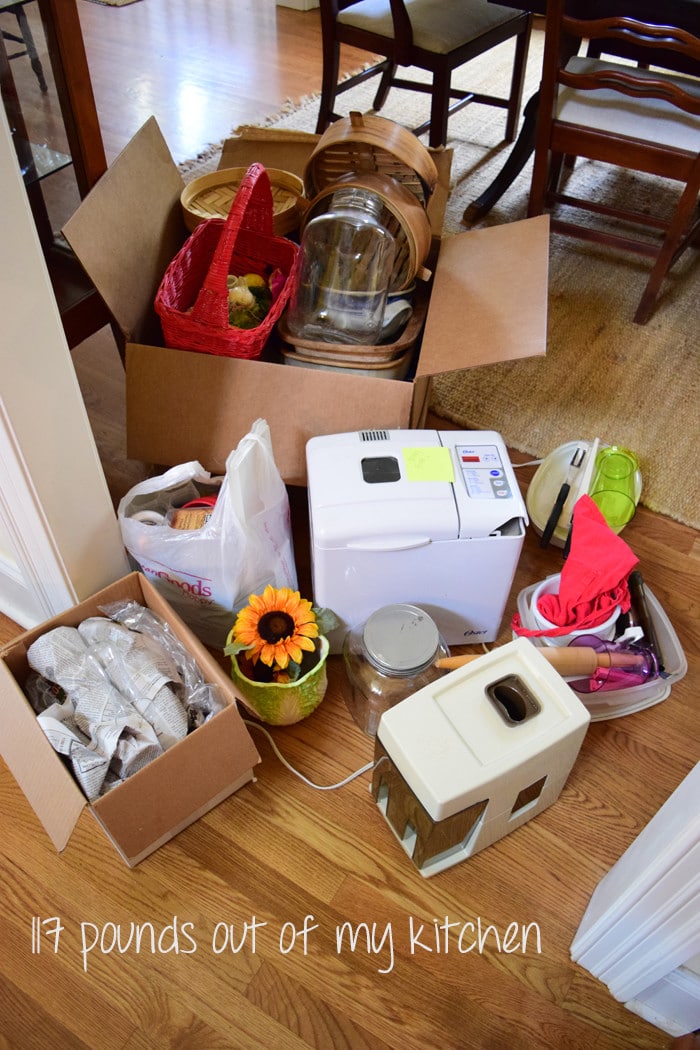 Home Decluttering Tips: Decluttering the kitchen - 117 pounds of clutter