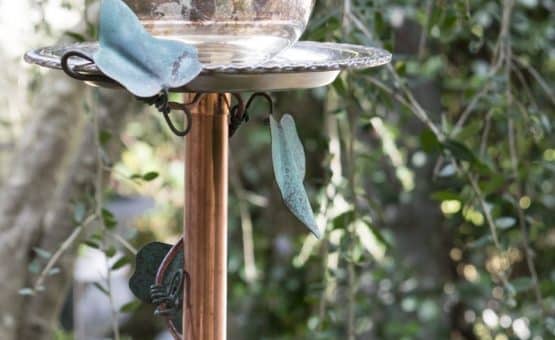 Illustrated instructions to make a fanciful DIY bird feeder. Perfect for gifts or for your garden.