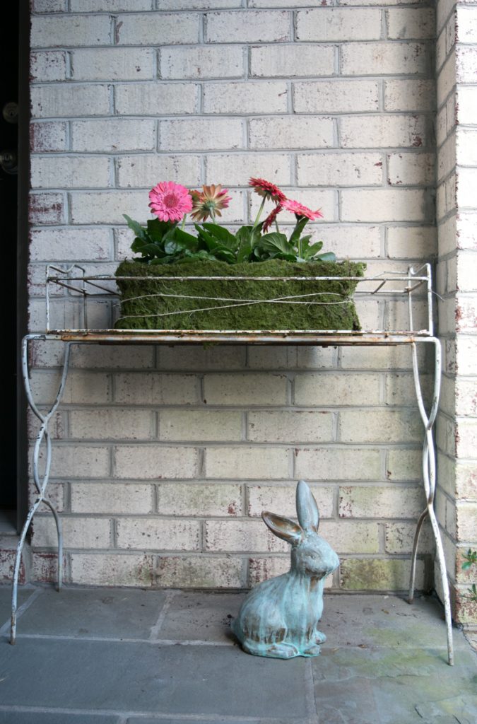 DIY Spring Craft ideas - mossy planter and painted bunny