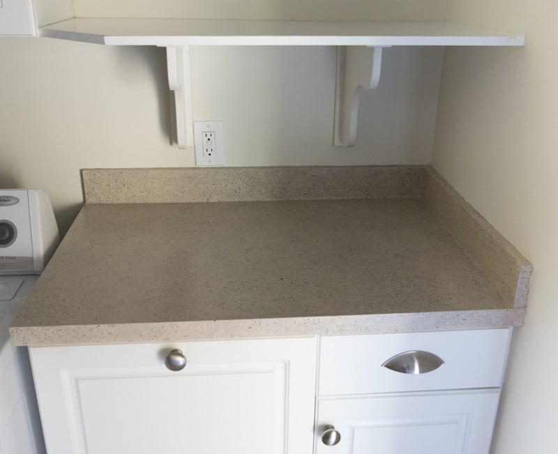 Use Daich Spreadstone Countertop Finishing Kit to DIY refinish Countertops. A Review & my experience with the product. One Room Challenge, week 2
