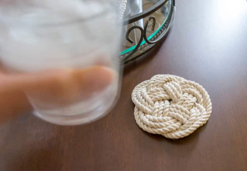 A Flat Turk's Head Knot is perfect for diy coasters & trivets. Instructions on how to tie a turk's head knot