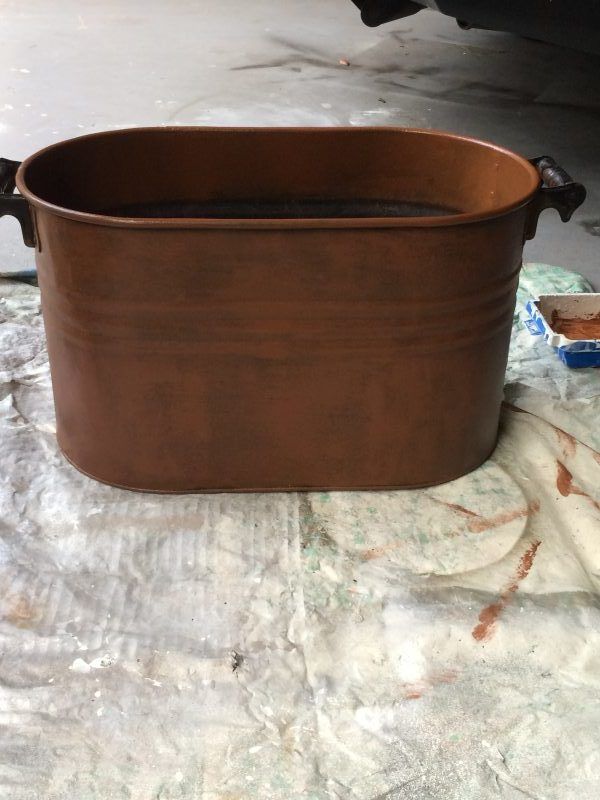 Use Modern Masters paint and primer to upcycle & put faux copper finish on old metal tub, turning it into a beautiful'copper' wash tub for your home decor. Easy DIY Project!