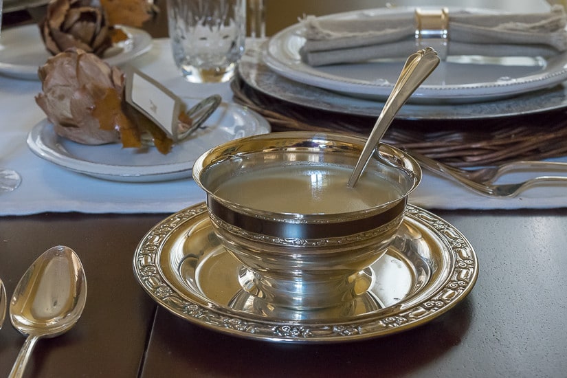 Thanksgiving is right around the corner...here are some ideas for your table, a recipe for your gravy stock and a easy way to give thanks by giving back.