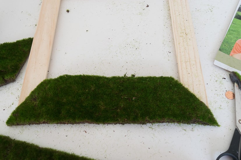 DIY Moss Wreath: How to attach faux moss to wooden frame 
