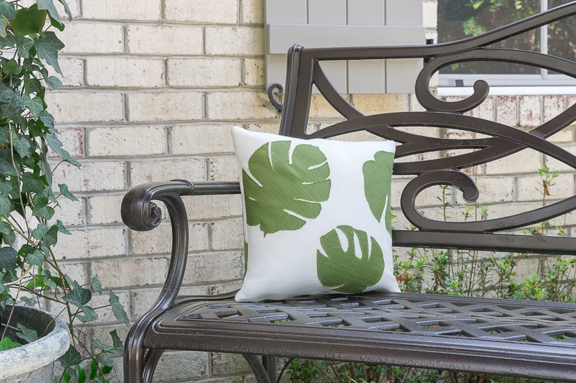 How to DIY Outdoor Throw Pillows with Cricut · Nourish and Nestle