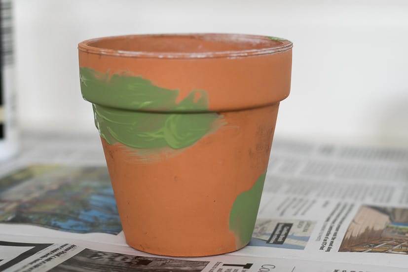Aged Terra Cotta Pot: How to use paint to age clay pots 