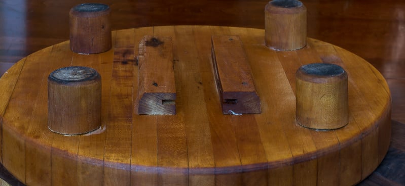 How to restore wooden cutting board:  bottom of restored cutting board with legs