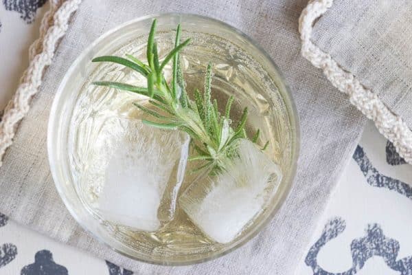 9 Rosemary Cocktail Recipes · Nourish And Nestle