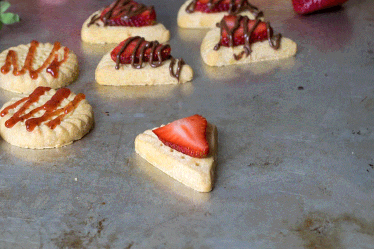 Animated GIF showing Walkers Shortbread Cookies drizzled with Nutella