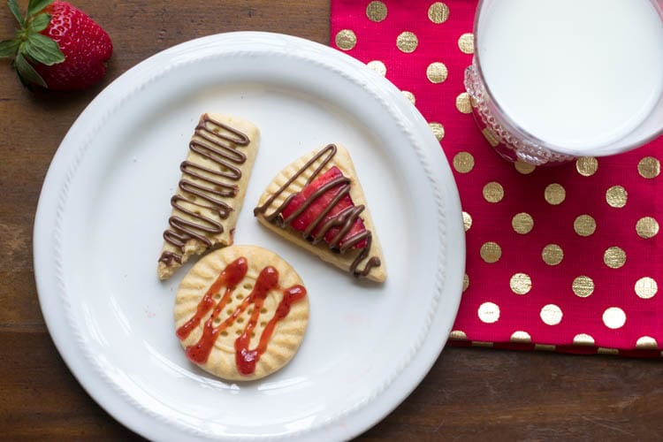 National Strawberry Day: Shortbread Cookies with Jam & Nutella