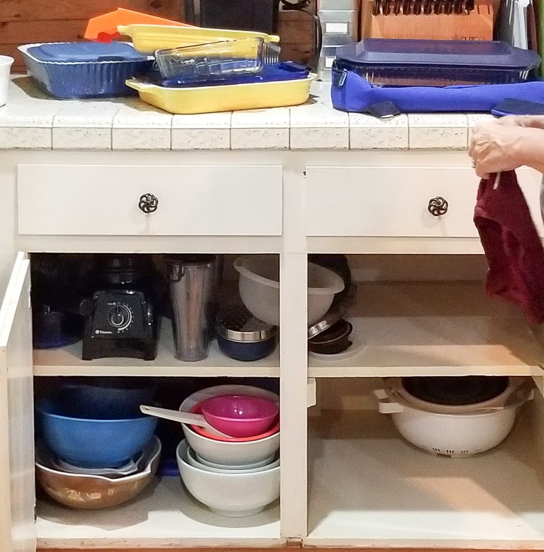 Image of duplicate bowls in kitchen when decluttering 