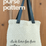hanging knitted handbag made using knit purse pattern