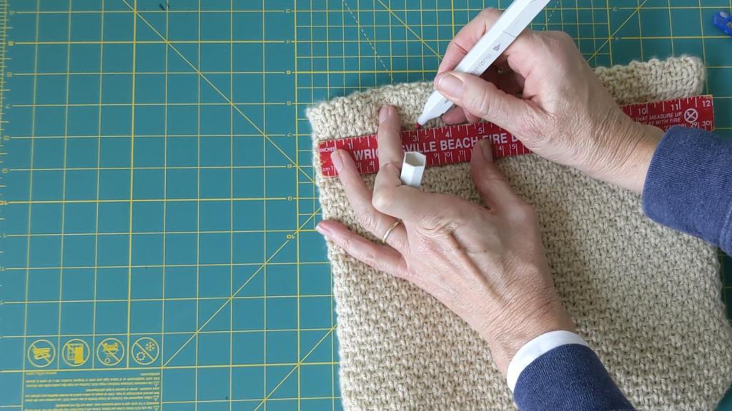 Knit Purse Pattern: Tips on how to identify button locations