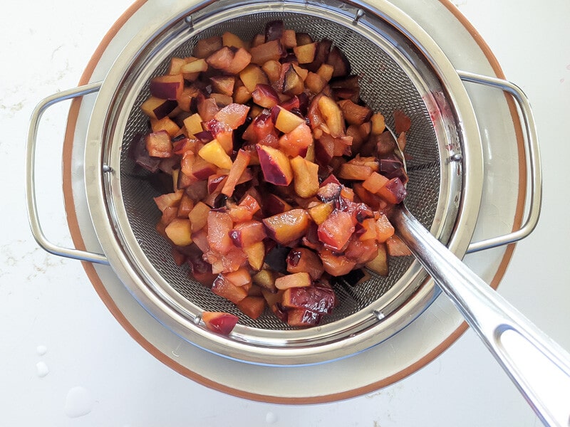 A Simple Method for Pitting Plums Faster • a traditional life