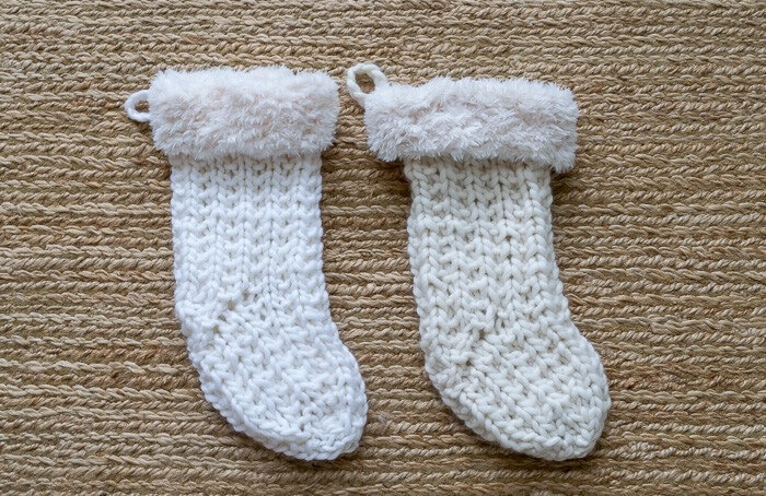 How to knit a Christmas Stocking: comparing the two Broken Rib Stitch Stockings knit colors with Cascade Magnum in Ecru and White