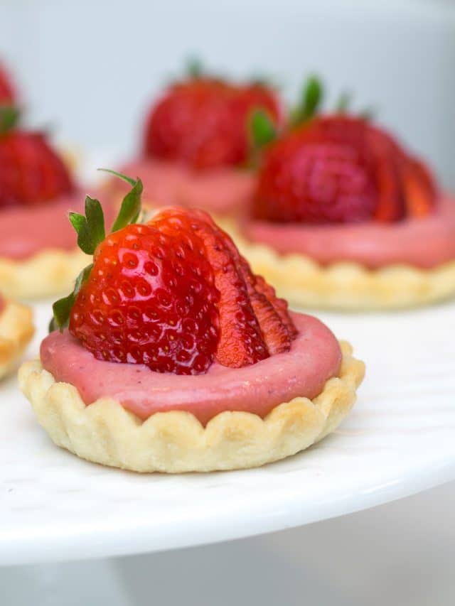 cropped-vertical-strawberry-tarts-1.jpg