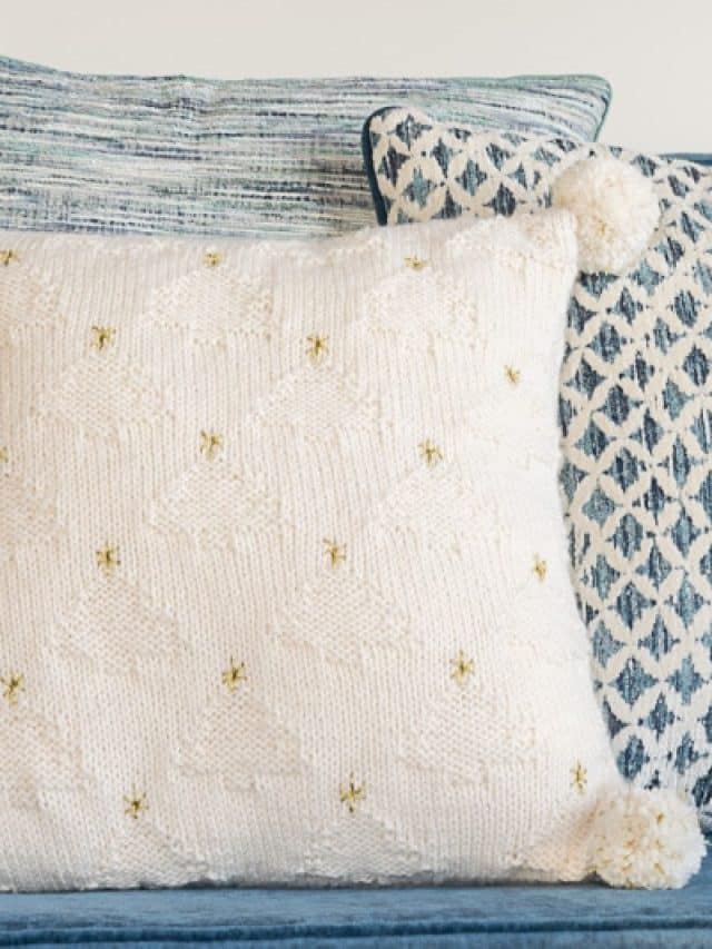 Knit Pillow Pattern: Christmas Trees & Pom Poms Story