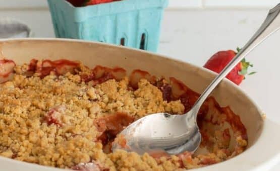 cropped-partial-baking-dish-of-strawberry-crumble-1-3.jpg