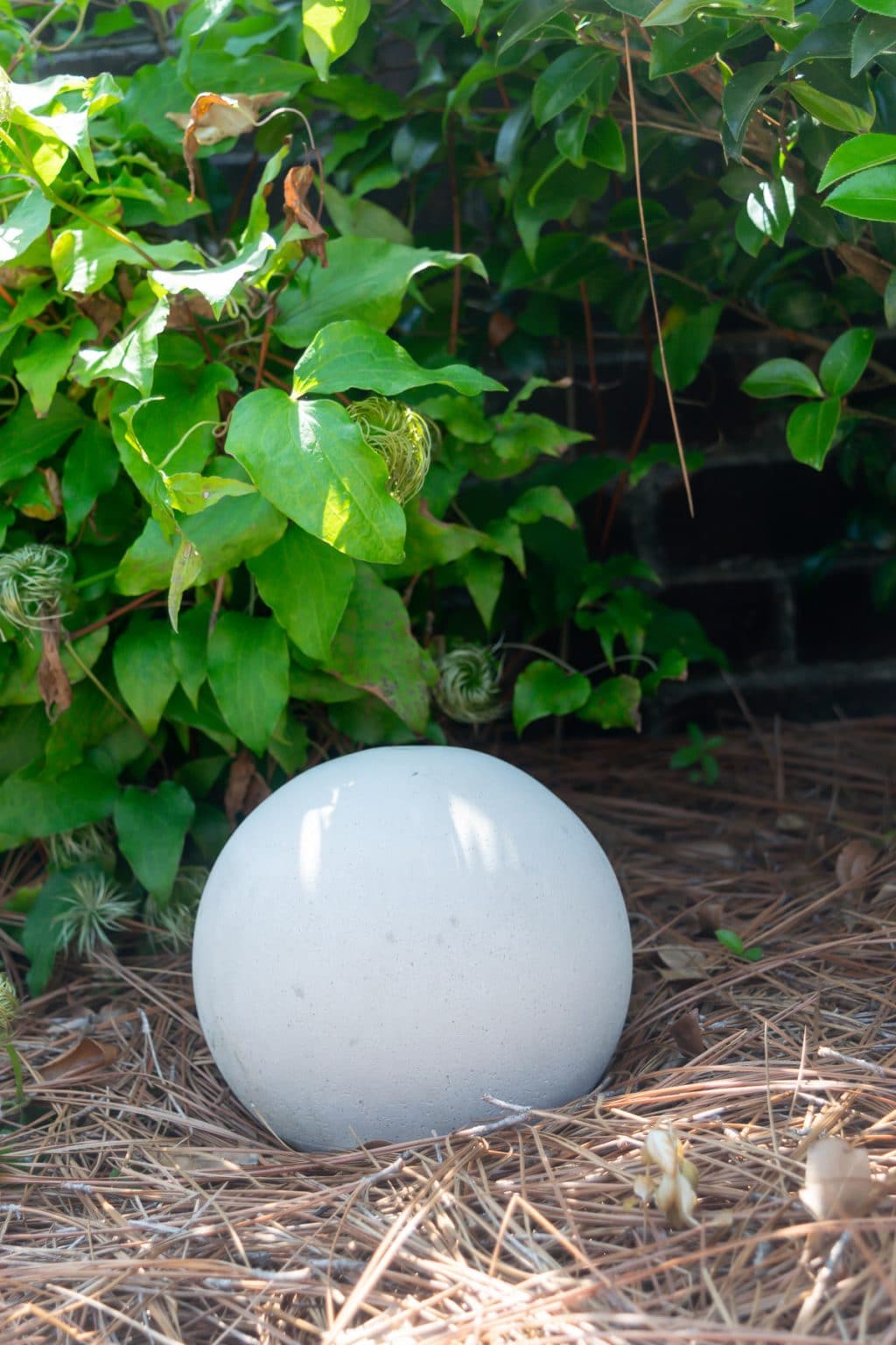 Concrete Garden Balls...an easy DIY · Nourish and Nestle