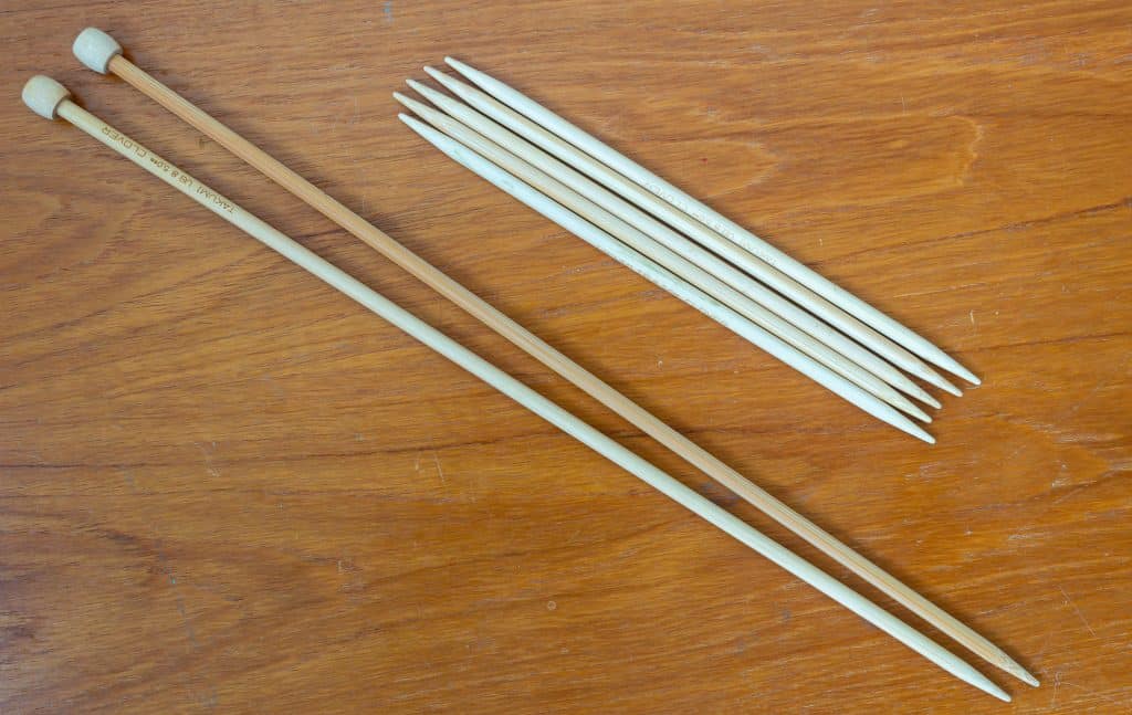 Double-Pointed and Straight (single-pointed) needles.