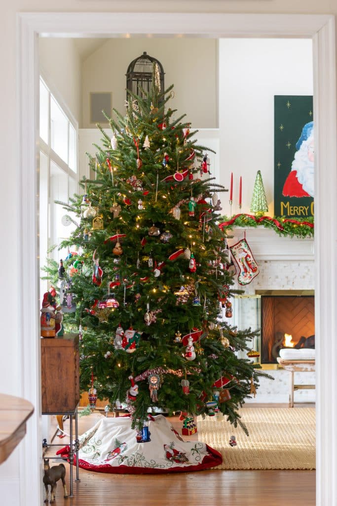 A living room with a christmas tree