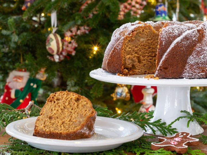 Gingerbread Bundt Cake - Weekend Craft