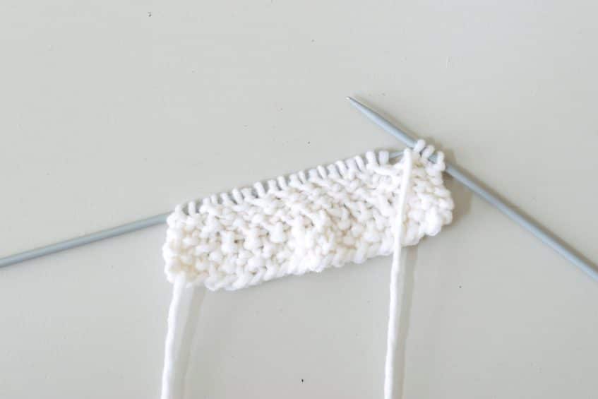 How to Knit the Diagonal Basket Weave Stitch · Nourish and Nestle