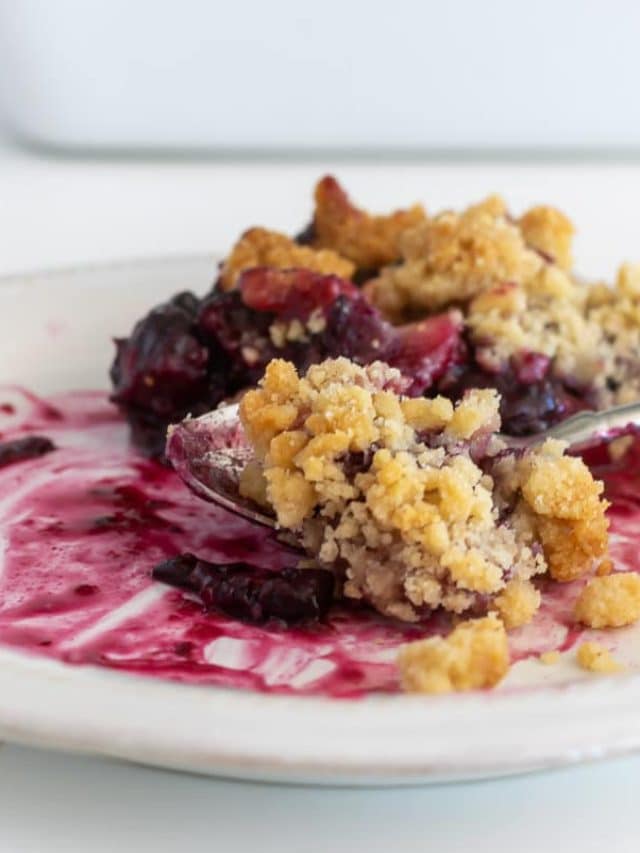 Blueberry and Apple Crumble Story