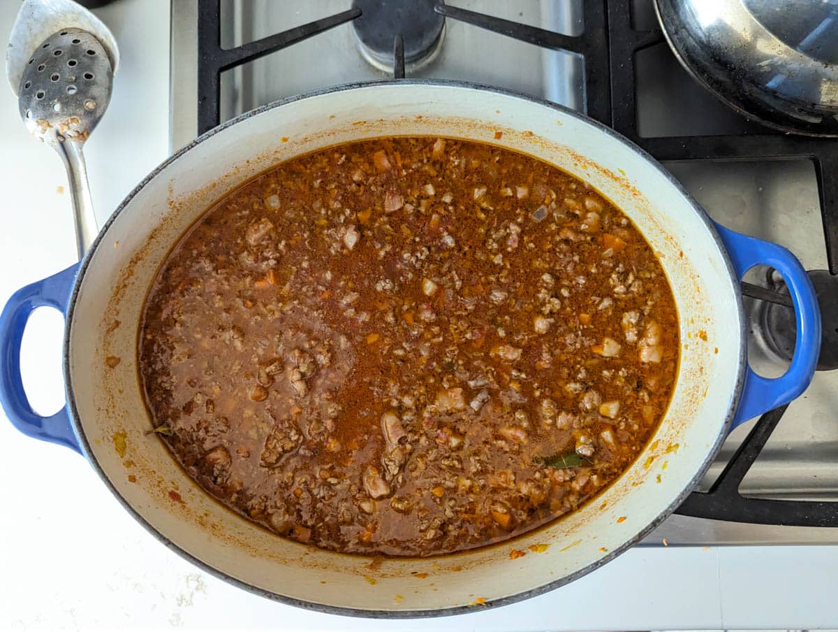 Simmer Ragu Authentic Bolognese Sauce (Ragù alla Bolognese) · Nourish and Nestle