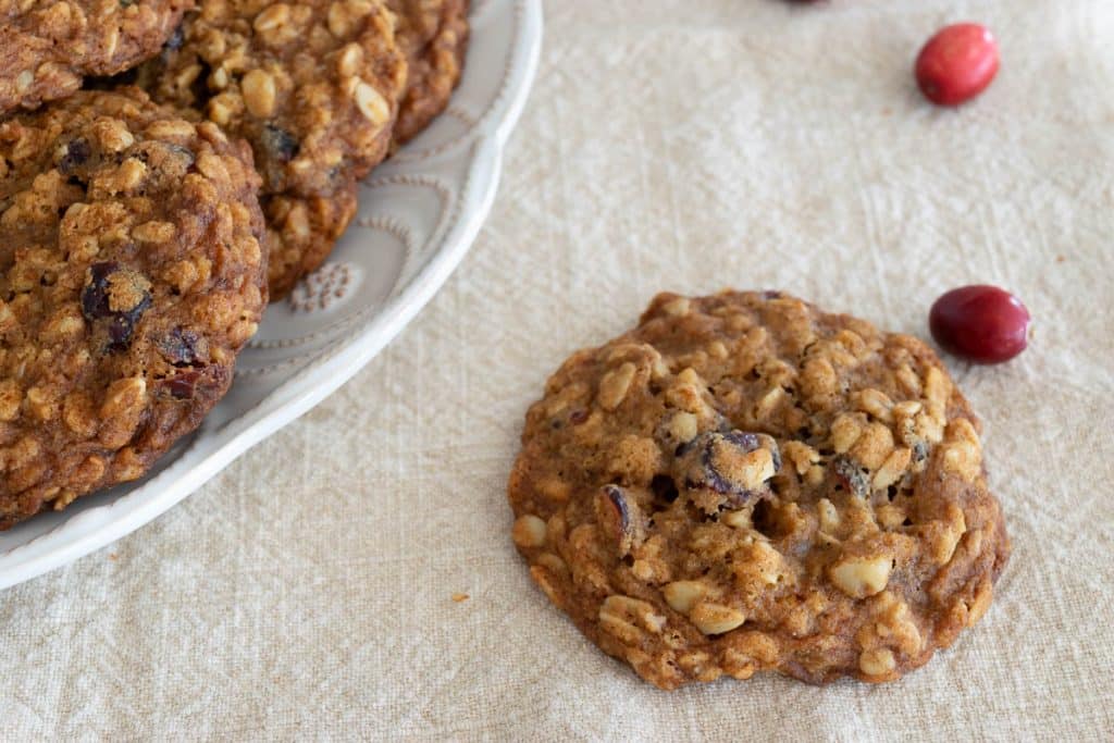 Oatmeal cookie with cranberries.