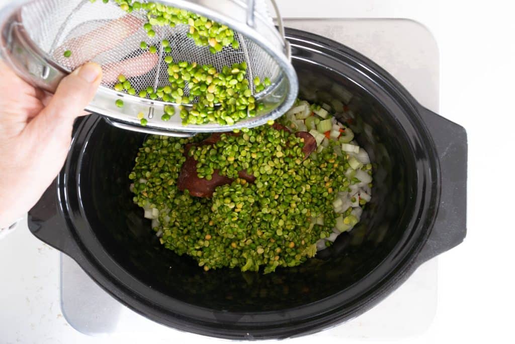 Add peas to slow cooker.