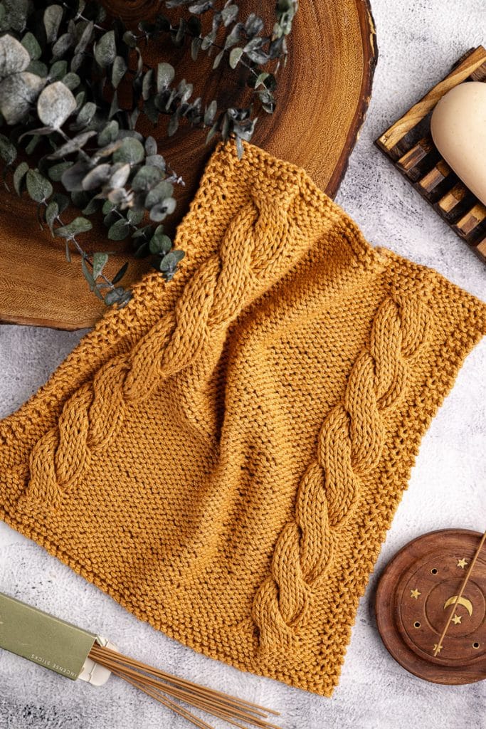 cable edged washcloth