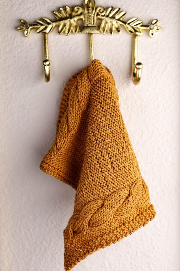 Cable Edge Knit Washcloth,