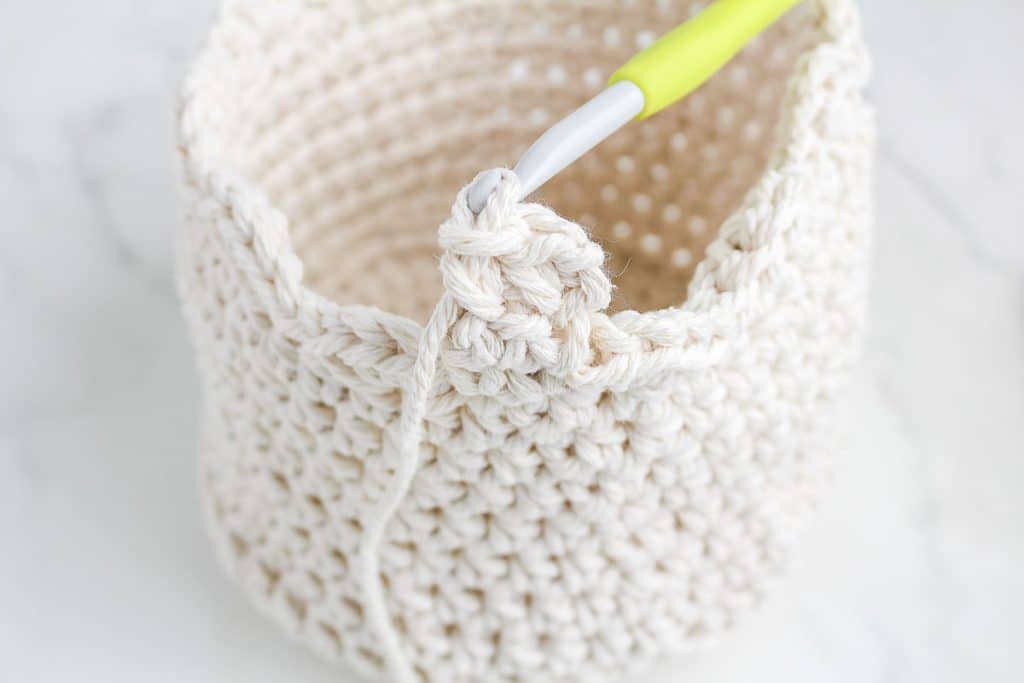 Crocheting handle