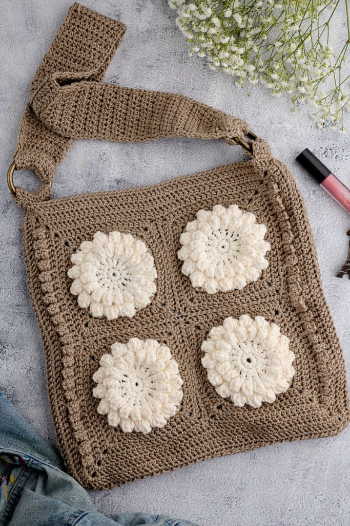 Purse made with this Crochet Purse Pattern.