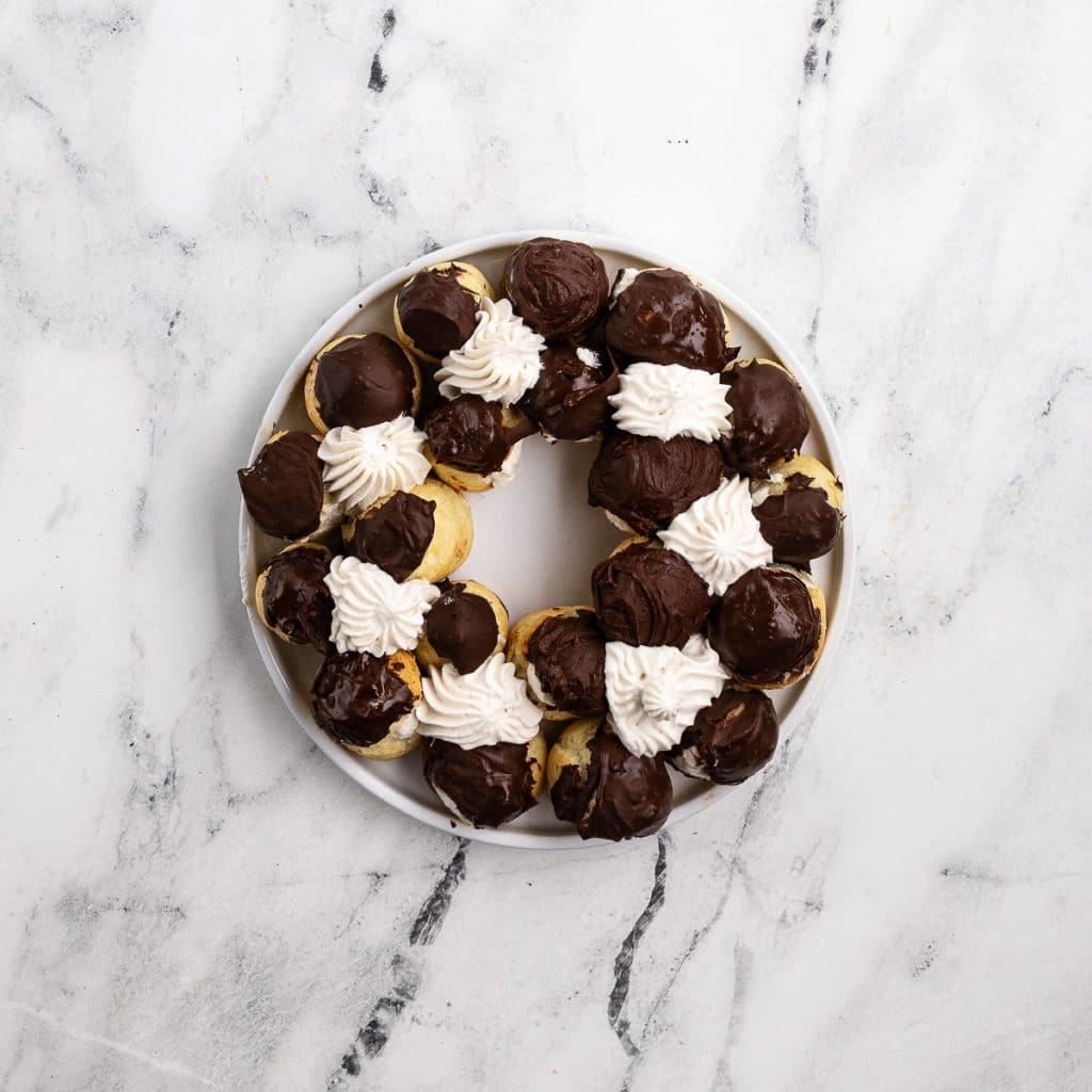 Large and small circle of profiteroles.