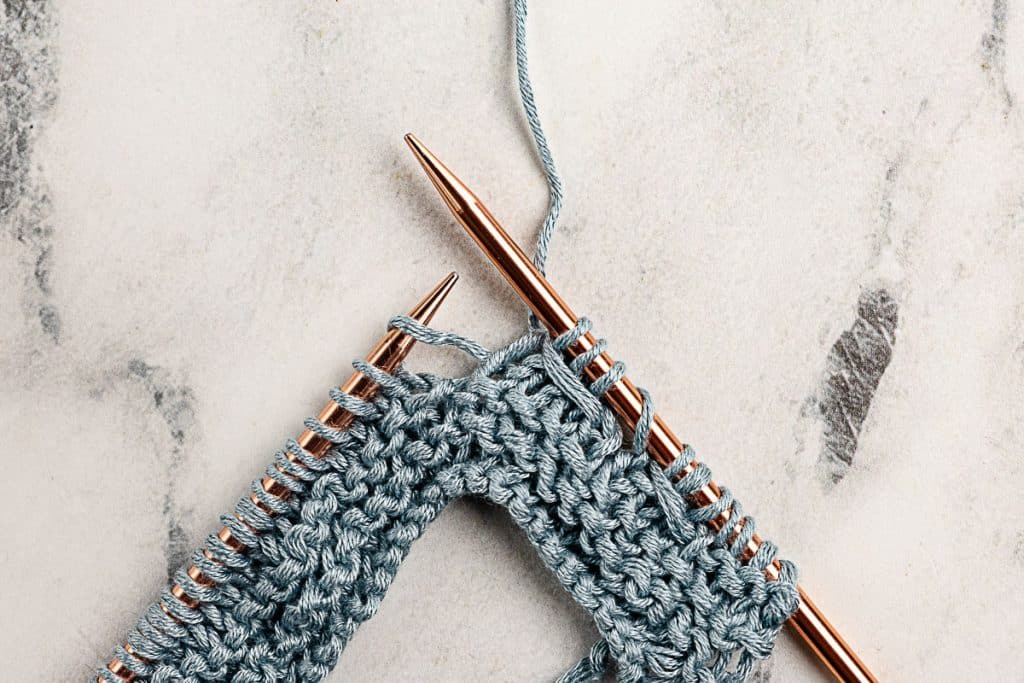 Working lace pattern of scarf.