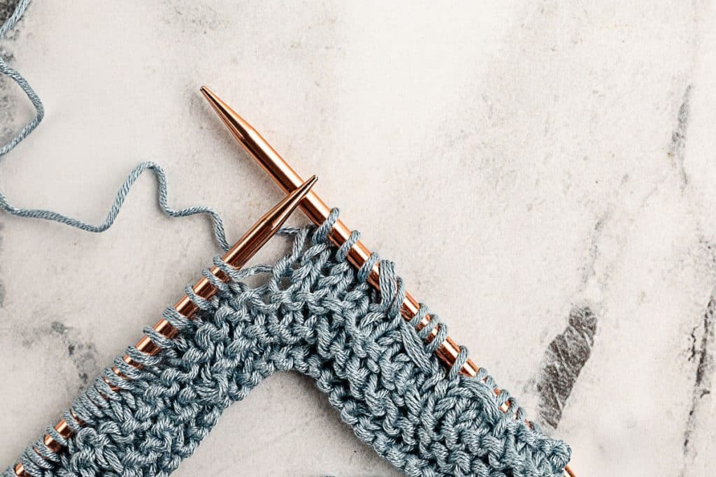 Working lace pattern of scarf.