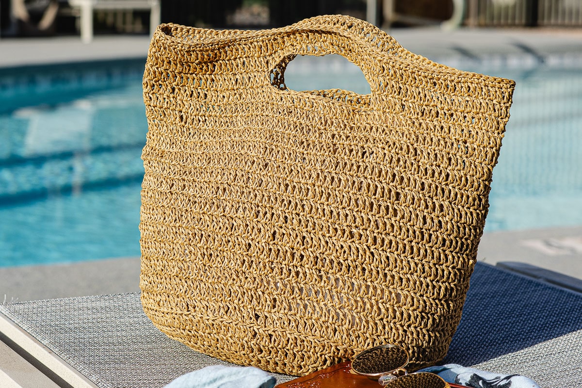 Crochet Beach Bag made with raffia yarn.