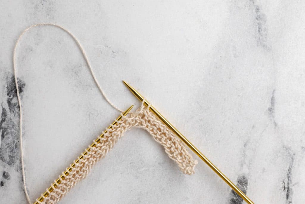 showing stretchy bind off